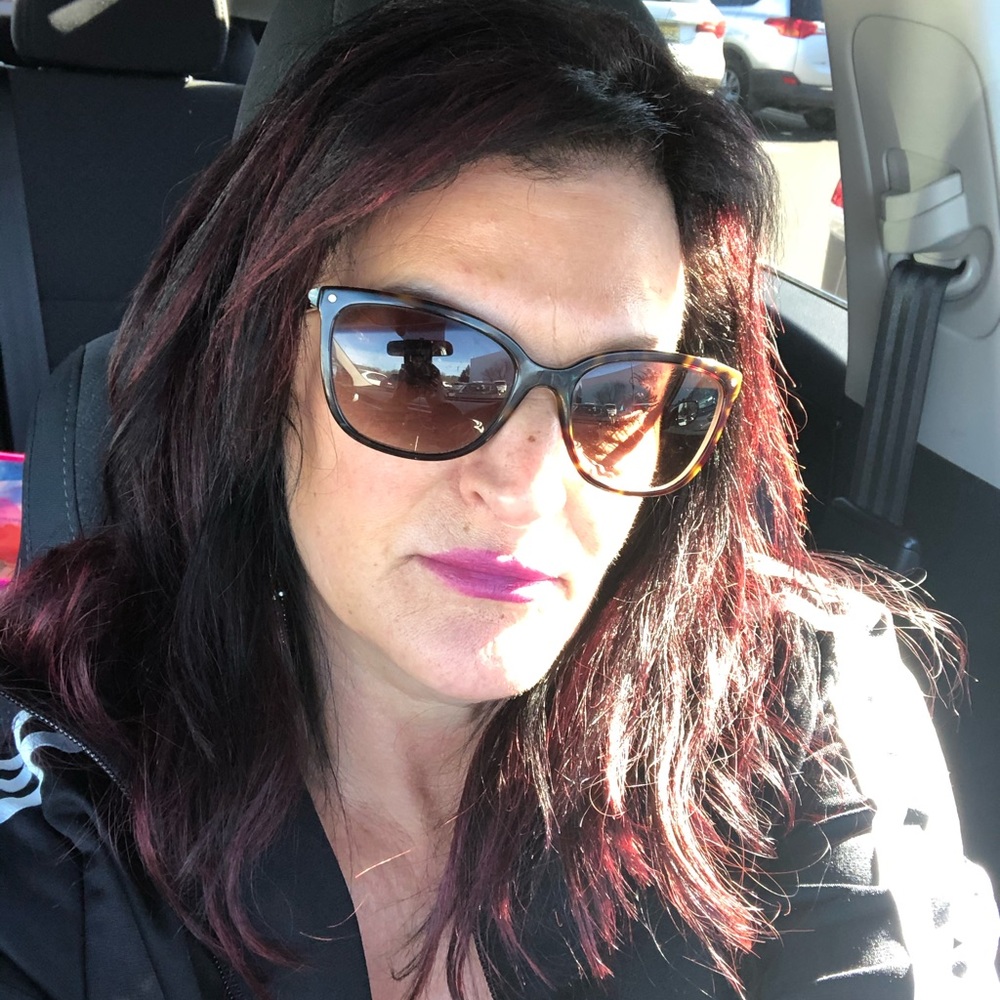 Meet your Posher, Sandra